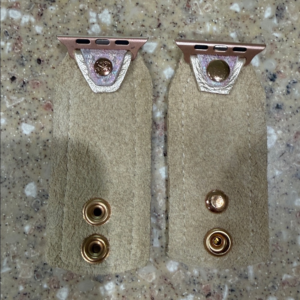 Spark’l Perla Iridescent Apple Watch Band - Picture 2 of 3